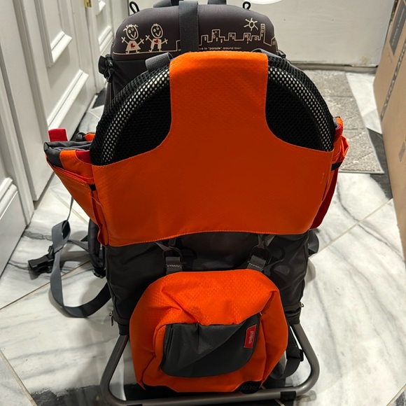 Excellent Condition Toddler Hiking Bag - Picture 1 of 3